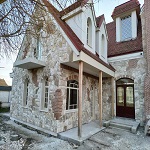 casa placata cu piatra de vistea